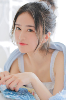 调教高冷总裁跪下吃j8视频